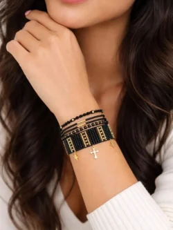 PULSERA TEJIDA NEGRA DIJE CRUZ